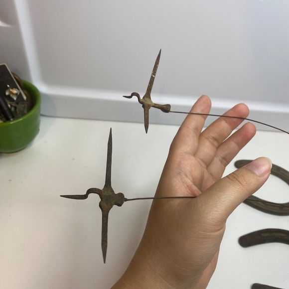 Set Of 2 Vintage Bird on Wire Sculpture Horseshoe Art - Picture 6 of 12